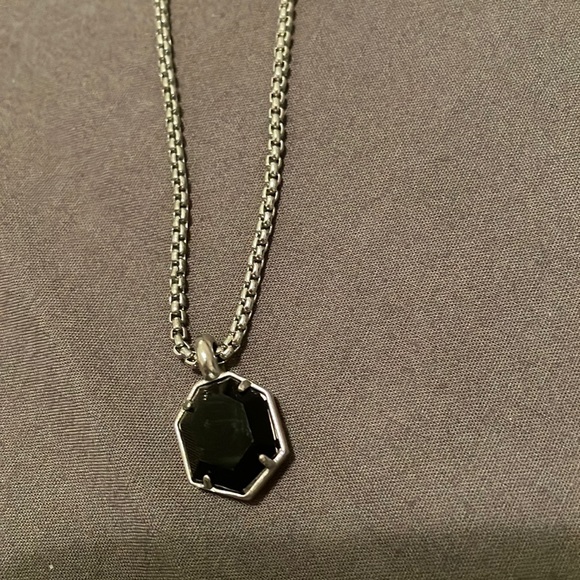 Kendra Scott black pendant necklace - Picture 1 of 2
